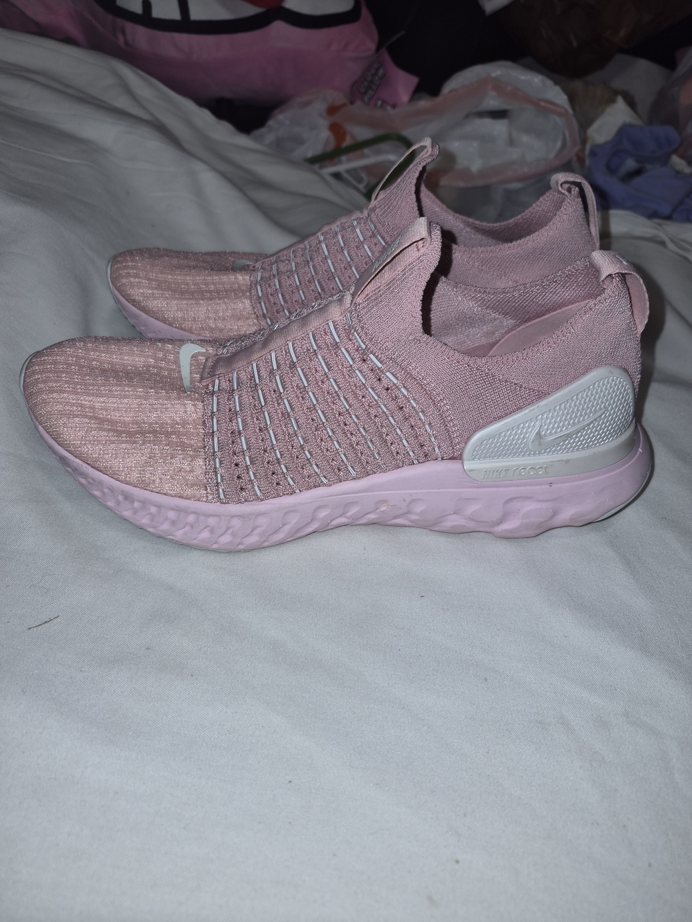Nike React Phantom Run Flyknit 2 Slip-On Low Top Sneakers Pink Size 8